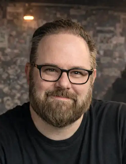 Daniel Brown headshot